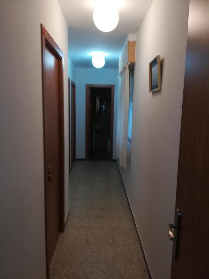 Jana Apartment โกนิล เด ลาฟรอนเตรา ภายนอก รูปภาพ